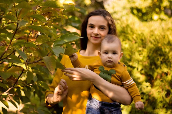 Happy Young Mother Playing Baby Autumn Park Yellow Maple Leaves — Stock Photo, Image