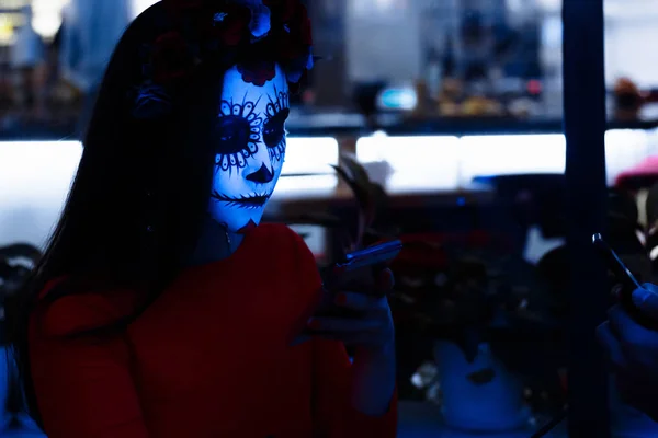 Santa Muerte Fille Dans Noir Avec Maquillage Halloween Son Visage — Photo