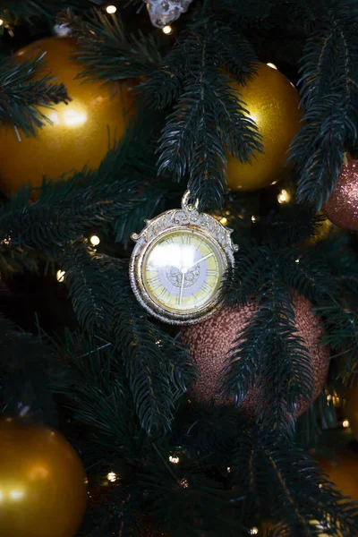 Decoración Navidad Árbol Navidad Nuevo Año Con Bolas Oro Marrón — Foto de Stock