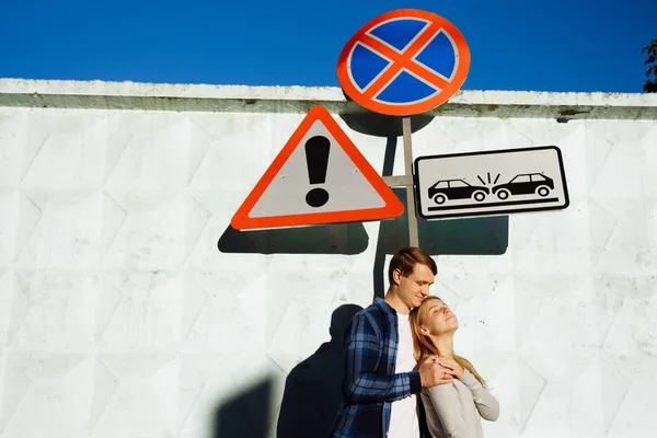 Aufmerksamkeit Liebe Ohne Regeln Eine Warnung Verkehrszeichen Spielfeldrand Und Ein — Stockfoto