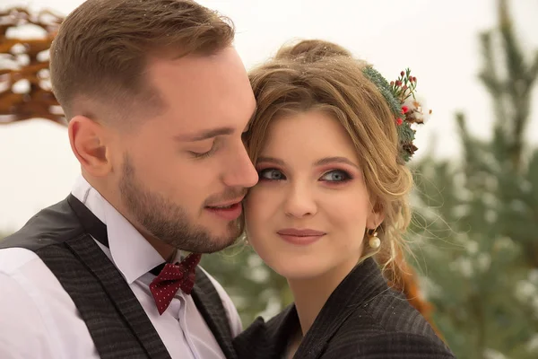 Iki Sevgili Bir Erkek Bir Kadın Kışın Bir Düğün Gelin — Stok fotoğraf