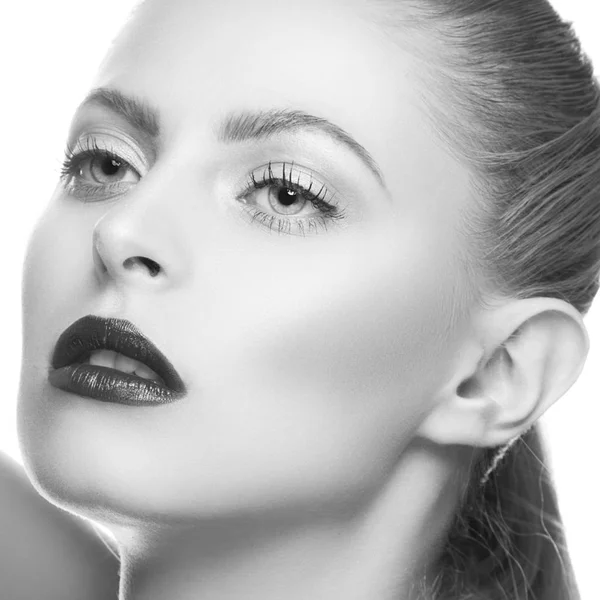 Retrato Mujer Con Maquillaje Moderno Labios Rojos — Foto de Stock