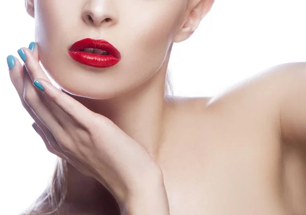 Retrato Recortado Mujer Con Labios Rojos Esmalte Uñas Azul —  Fotos de Stock