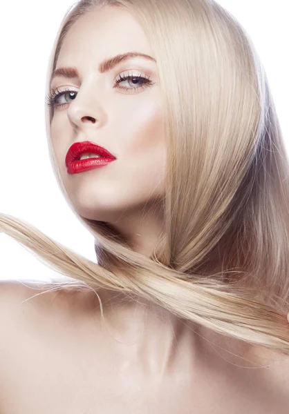 Retrato Mulher Com Maquiagem Moderna Lábios Vermelhos Sobre Fundo Branco — Fotografia de Stock
