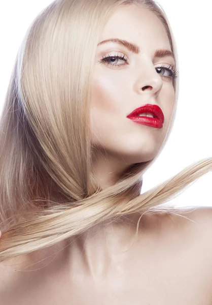 Retrato Mujer Con Moderno Maquillaje Labios Rojos Sobre Fondo Blanco —  Fotos de Stock