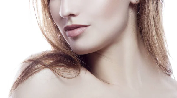 Vista Parcial Cara Femenina Con Maquillaje Natural Sobre Fondo Blanco —  Fotos de Stock