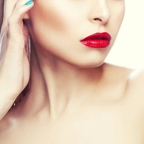 Vista Parcial Del Retrato Mujer Con Maquillaje Moderno Labios Rojos —  Fotos de Stock