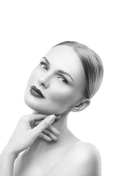 Ritratto Giovane Donna Con Trucco Naturale Labbra Scure Sfondo Bianco — Foto Stock