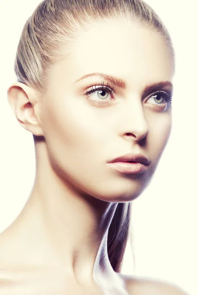 Porträtt Unga Attraktiva Gorgeous Blond Kvinna Med Naturlig Makeup Tittar — Stockfoto