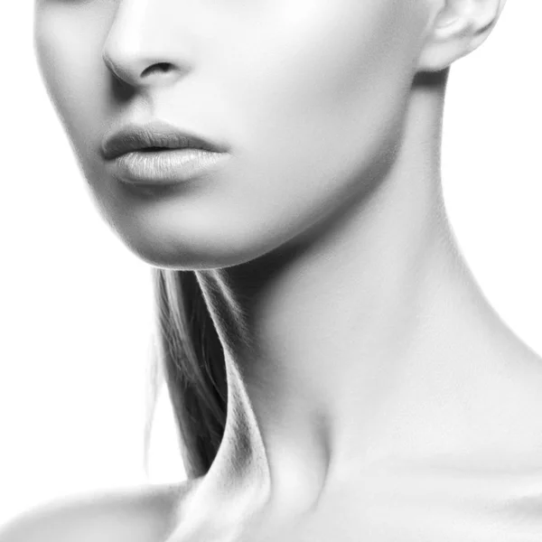 Retrato Recortado Mulher Com Maquiagem Natural Isolada Fundo Branco — Fotografia de Stock