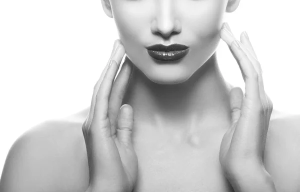 Retrato Cortado Mulher Jovem Com Lábios Escuros Moda Fundo Branco — Fotografia de Stock