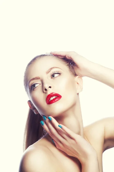 Retrato Mujer Con Labios Rojos Esmalte Uñas Azul — Foto de Stock