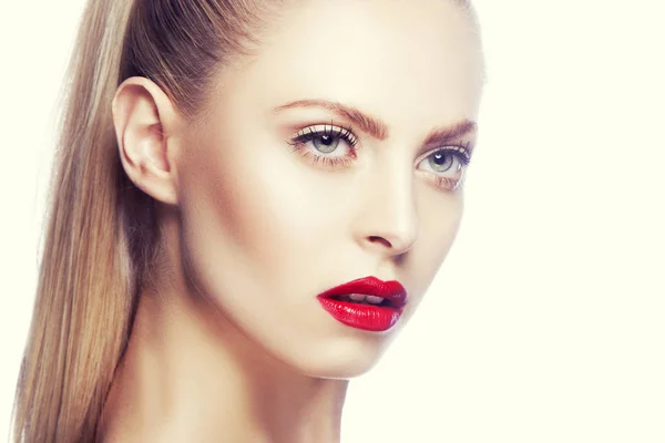 Retrato Mujer Con Maquillaje Moderno Labios Rojos — Foto de Stock