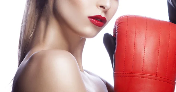 Portrait Recadré Mannequin Avec Maquillage Lèvres Rouges Gants Boxe Sur — Photo