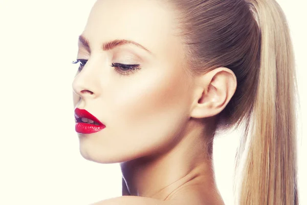 Retrato Mujer Con Maquillaje Moderno Labios Rojos —  Fotos de Stock