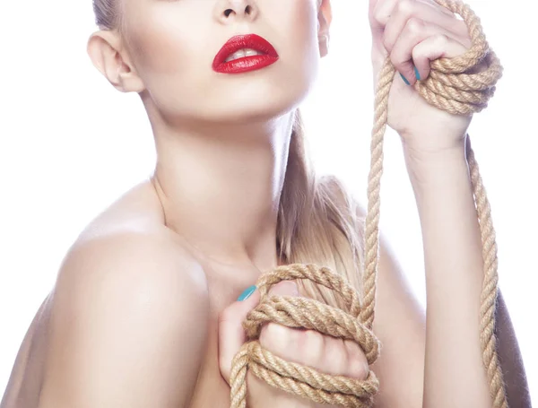 Teilansicht Der Frau Mit Modernen Roten Lippen Make Und Seil — Stockfoto