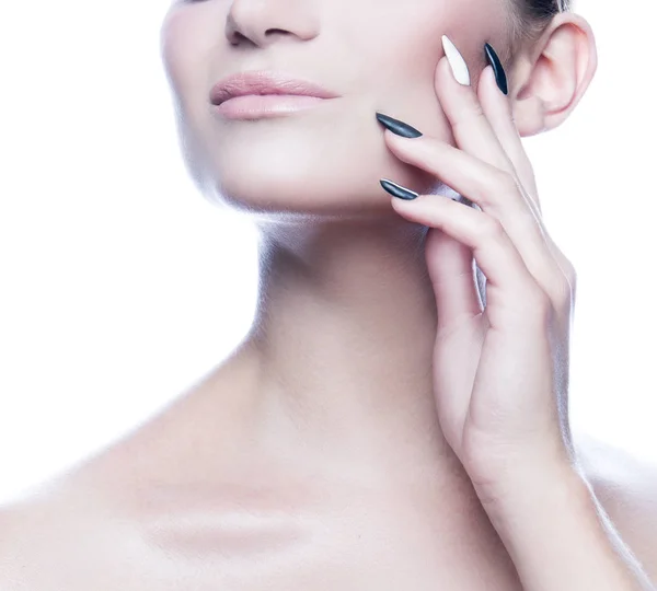 Portret Van Jonge Elegante Vrouw Met Natuurlijke Make Witte Achtergrond — Stockfoto