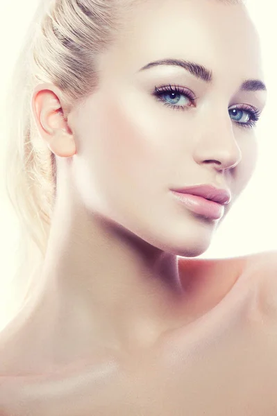 Seksi Modern Kadın Güzel Yüzü Mükemmel Teni Dudakları Sarı Saçları — Stok fotoğraf
