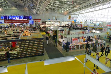 Torino İtalya sezonunun ana kültürel etkinliği Oval Pavyon'da uluslararası kitap fuarı10 Mayıs 2019