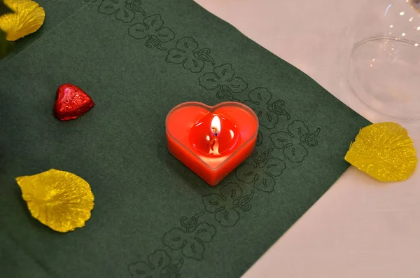 Red Heart Shaped Candle Table Decoration — Stock Photo, Image