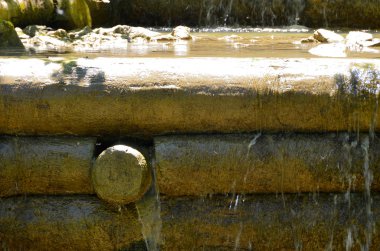 Küçük nehir ile şelale seviyesi