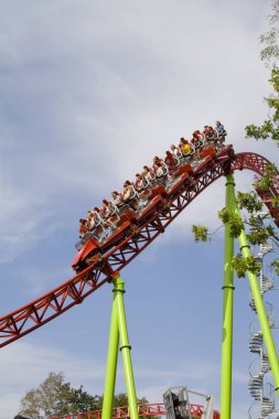 Saint-Petersburg, Rusya Federasyonu-25 Temmuz: Cazibe 25 Temmuz 2016 yılında Saint-Petersburg St Petersburg parkta 