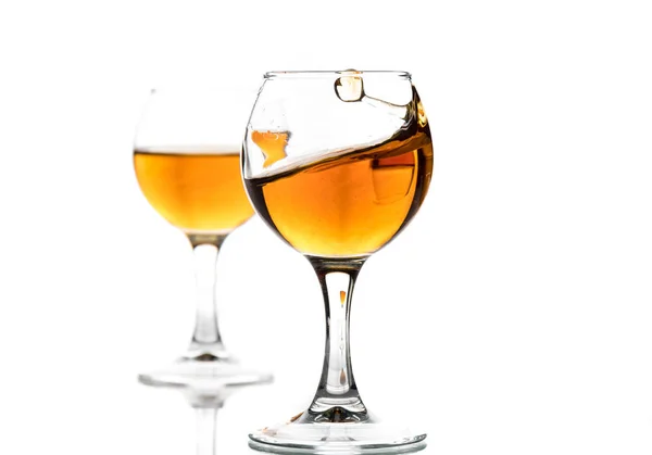 Vaso Redondo Con Brandy Chorrito Bebida Interior —  Fotos de Stock