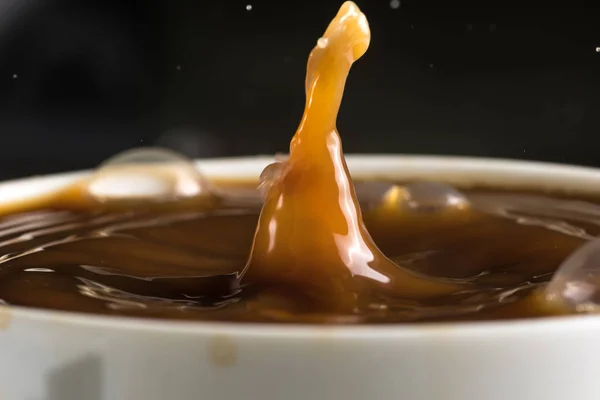 Beautiful Bursts Milk Drops Surface Coffee Closeup — Stock Photo, Image