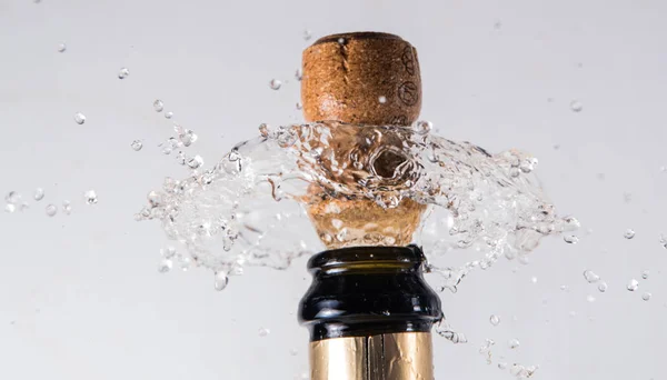 Champagne Sughero Che Escono Dalla Bottiglia — Foto Stock