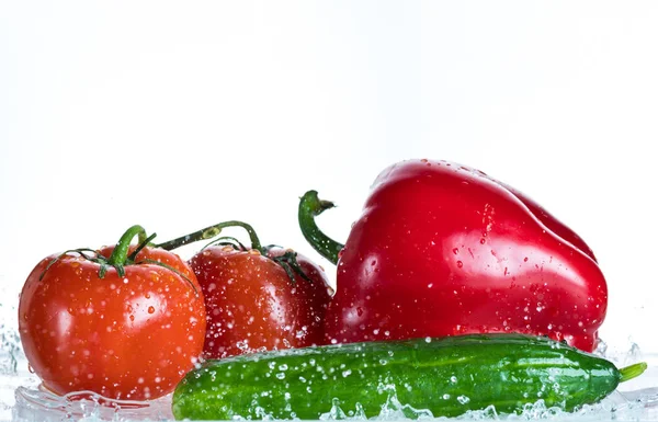 Fresh Vegetables Spray Water White Background Tomato Cucumber Sweet Pepper — Stock Photo, Image