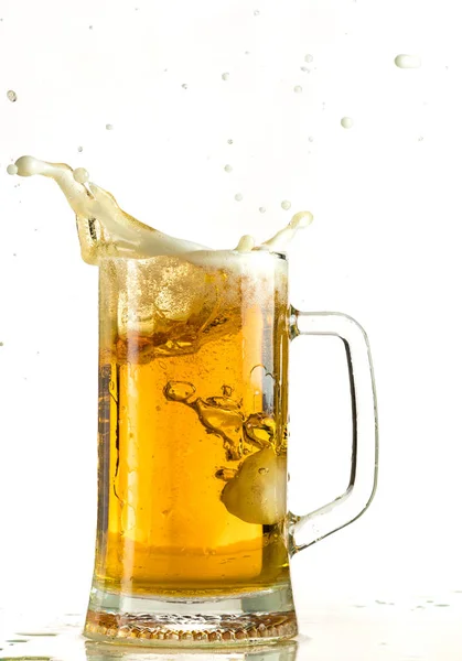 Pouring Light Beer Beer Mug Turns Out Foam Spray — Stock Photo, Image