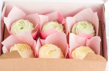 izole doğal malzemelerden el yapımı marshmallow