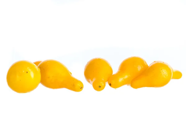 Pequeños Tomates Amarillos Algunas Piezas Sobre Fondo Blanco —  Fotos de Stock