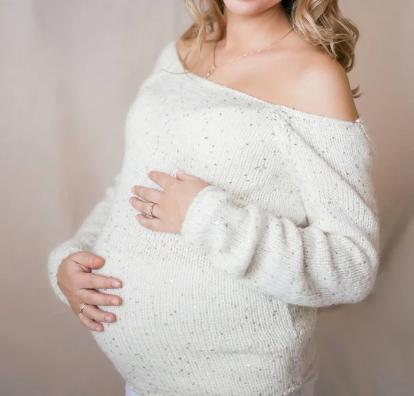 Pregnant Girl Stands Sideways Gently Hugs Her Tummy She Dressed — Stock Photo, Image