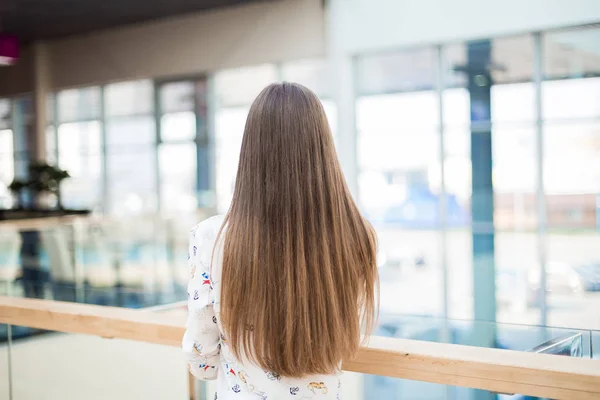 High Beautiful Brown Haired Woman Long Straight Groomed Natural Hair — Stock Photo, Image