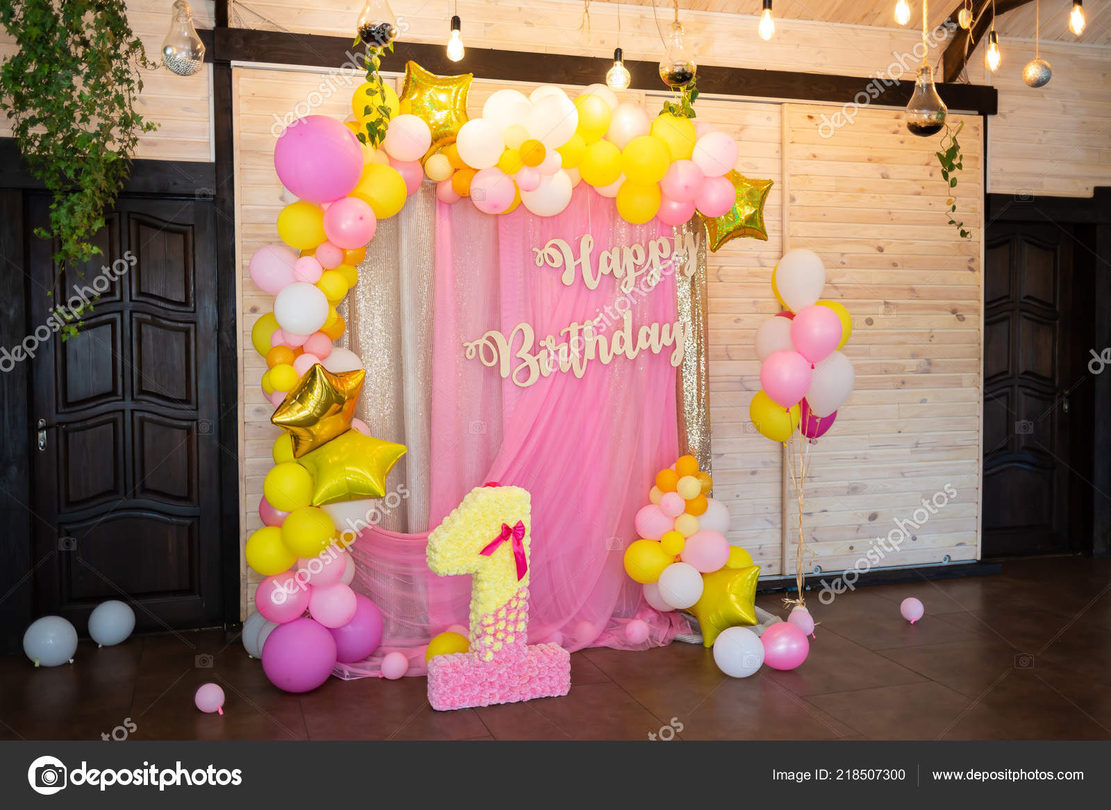 Pink Yellow White Balloons Soft Pink Background Inscription Happy Birthday  Stock Photo by ©Lera_Stepanenko 218507300