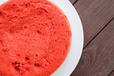 kırmızı hamur. doku kırmızı bir turta. Kırmızı pasta yakın çekim. üstten görünüm