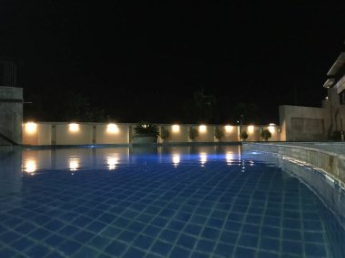 Yüzme Havuzu akşam.