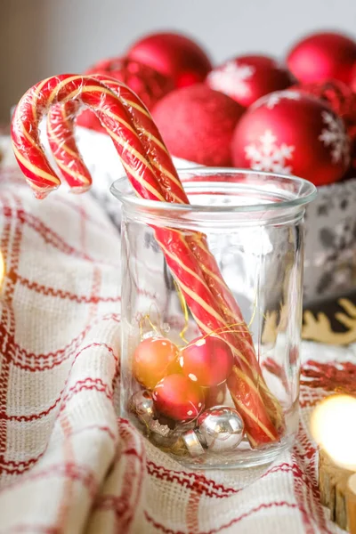 Tarro Vidrio Con Bastones Caramelo Acogedor Año Nuevo Tarjeta Navidad — Foto de Stock