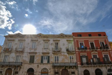 Barletta, Apulia, İtalya'nın eski evlerin