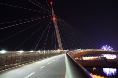 Yaz tarafından Pescara Gece Köprüsü 