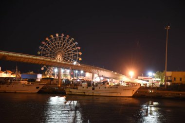 Yaz aylarında gece Pescara şehir