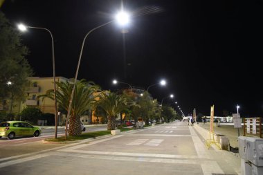 Yaz aylarında gece Pescara şehir