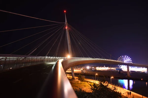 Yaz tarafından Pescara Gece Köprüsü 