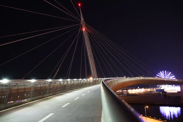 Nocny Most Ponte Del Mare Pescara Latem — Zdjęcie stockowe