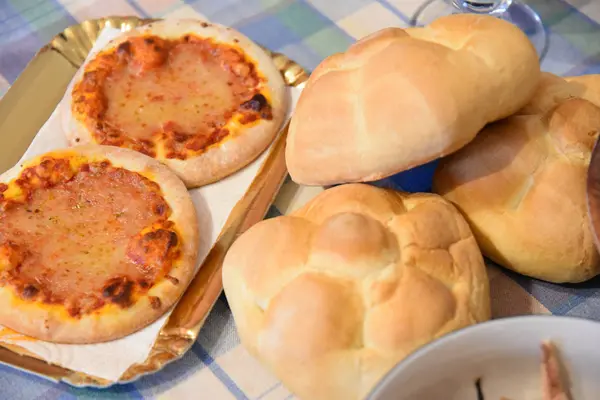 Taze ve lezzetli ekmek. 