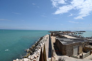 Şehir plajı manzarası