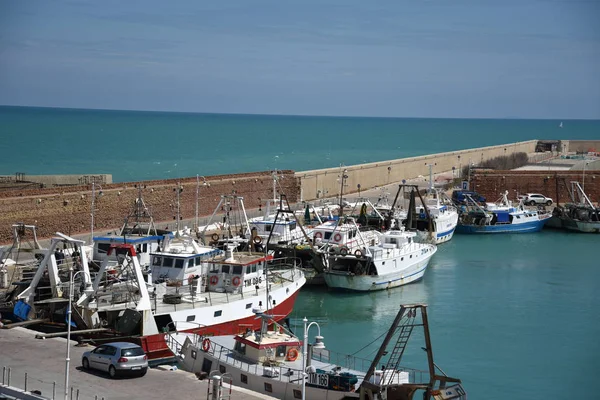 Limanda demirli yatlar, seyahat