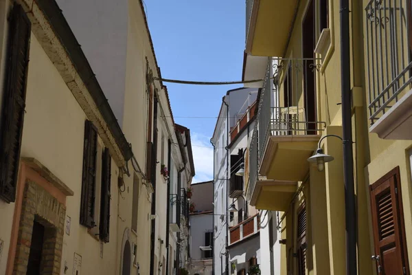 Sabaha Sokakları Sokakları Olan Termoli Şehri — Stok fotoğraf