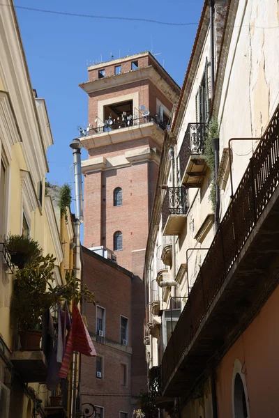 Sabaha şehir merkezinde sis var.